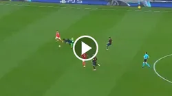 Insólito osotote de Szczesny para que Benfica vuelva a adelantarse a Barcelona