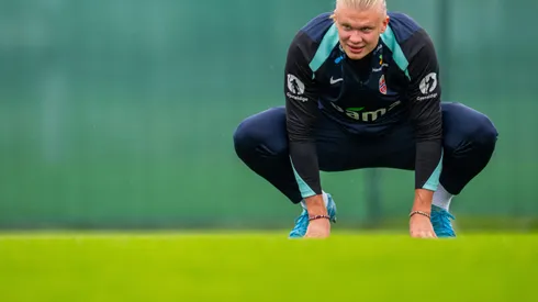Cómo entrenar como un futbolista profesional y prevenir lesiones