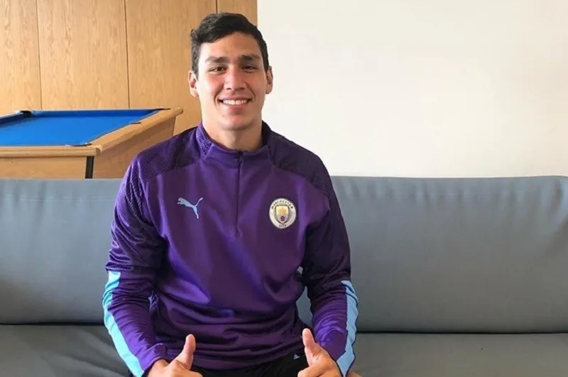 Nahuel Ferraresi, en su paso por Manchester City