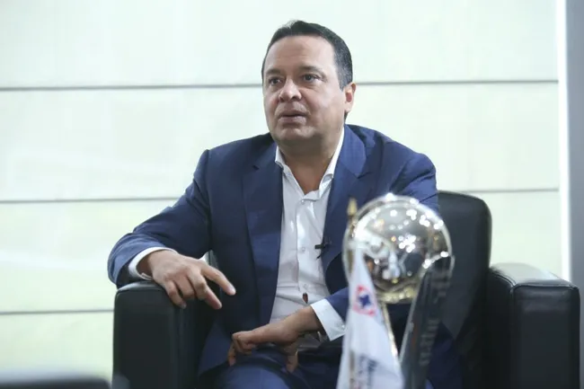 Víctor Velázquez disparó contra Martín Anselmi [Foto: Cruz Azul]