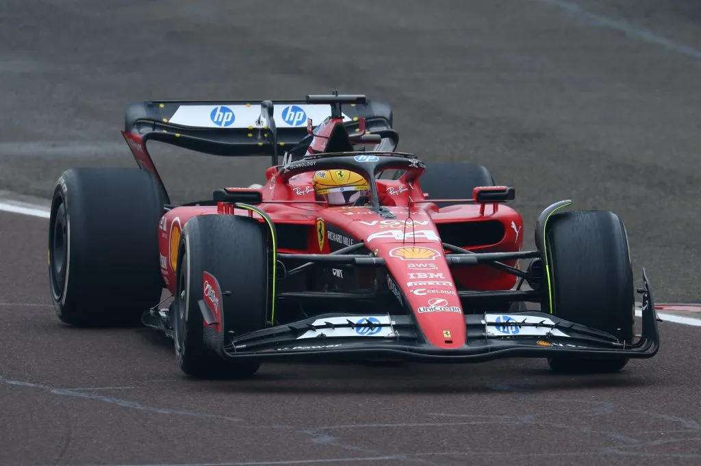 Lewis Hamilton en su primer test con Ferrari (GETTY IMAGES)