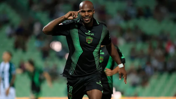 Oscar Estupiñán ya le marcó a Santos Laguna y buscará su primer festejo en el Clausura 2025 de la Liga MX.