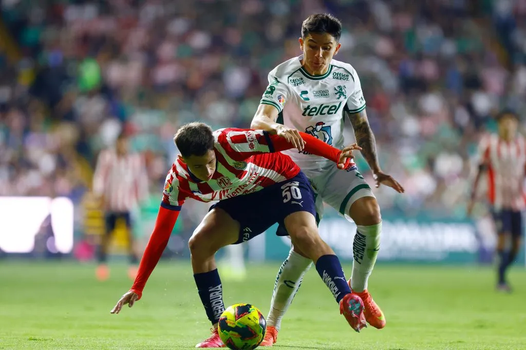 León profundizó el mal comienzo de Clausura 2025 de Chivas. [Foto: Getty Images]