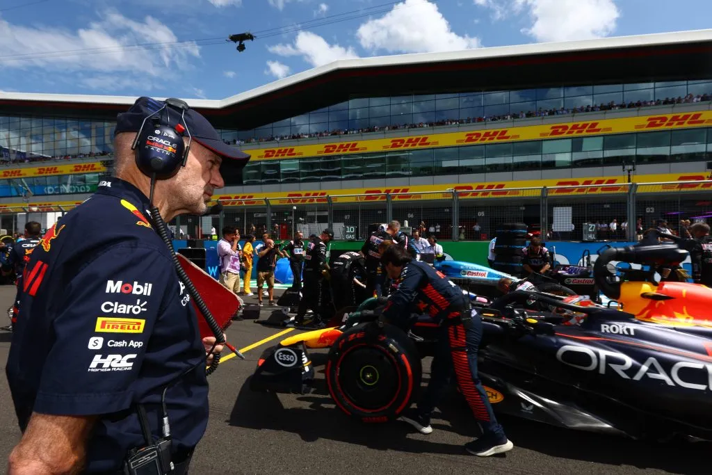 Adrian Newey abandonó Red Bull y ahora es parte del proyecto de Aston Martin (GETTY IMAGES)