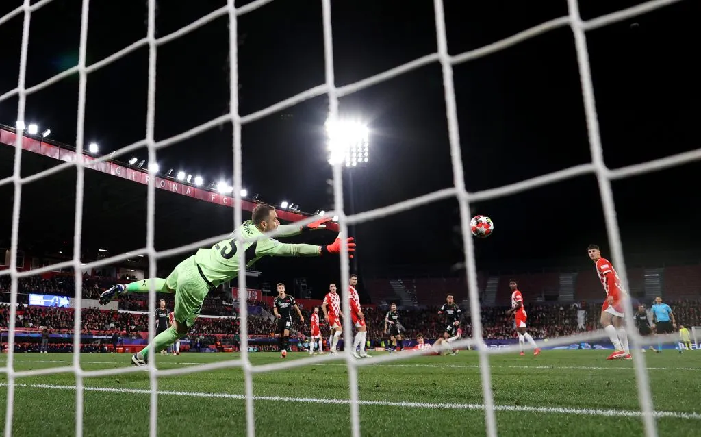 Pau López en su partido despedida de Girona [Foto: Getty]