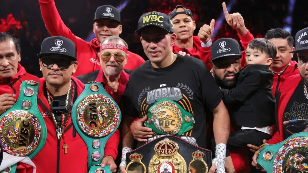 Todo indica que David Benavidez se quedará con las ganas de enfrentar a Canelo Álvarez en el futuro. (GETTY IMAGES)