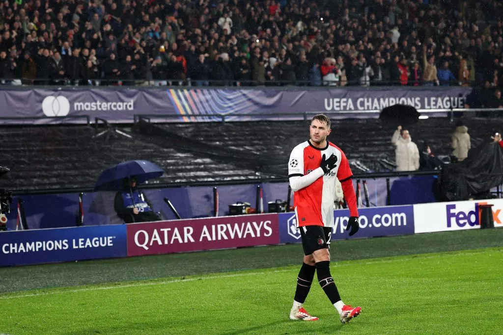 Santiago Giménez podría debutar en AC Milan el miércoles 5 de febrero o el sábado 8. (Getty Images)