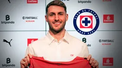 Santiago Giménez es nuevo jugador del AC Milan