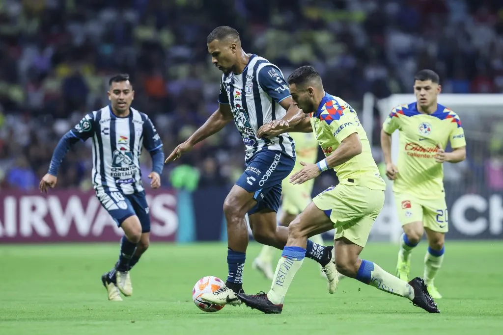 Salomón Rondon enfrentando al América (Getty Images)