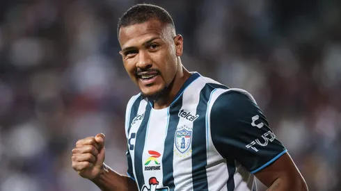 PACHUCA, MEXICO - MARCH 12: José Rondón of Pachuca celebrates after scoring the team's third goal during the round of 16 second leg match between Pachuca and Philadelphia as part of Concacaf Champions Cup 2024 at Estadio Hidalgo on March 12, 2024 in Pachuca, Mexico. (Photo by Manuel Velasquez/Getty Images)