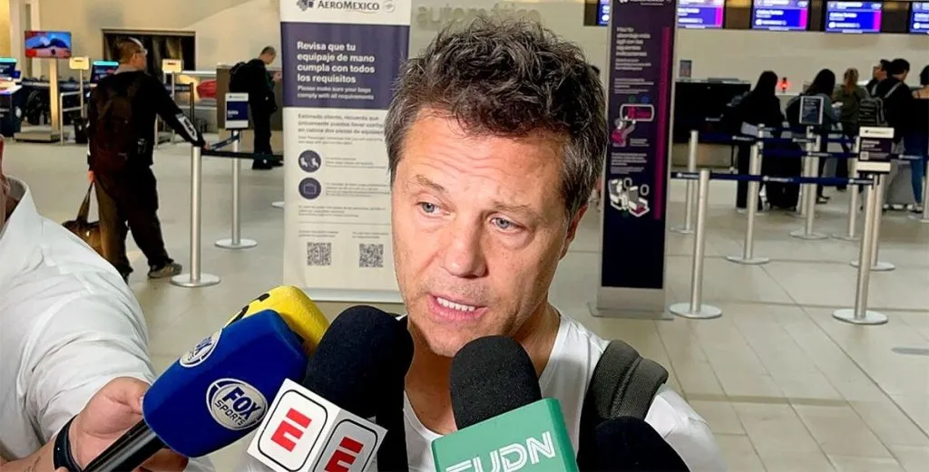 Tato Noriega en el aeropuerto antes de viajar a España (Foto: Gilberto Galván)