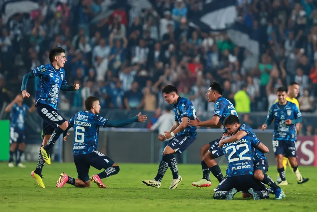 Pachuca celebró el título pero no podrá defenderlo en el campo [Foto: Getty]