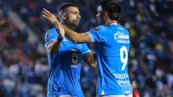 Giakoumakis y una curiosa actitud con los otros jugadores de la plantilla.