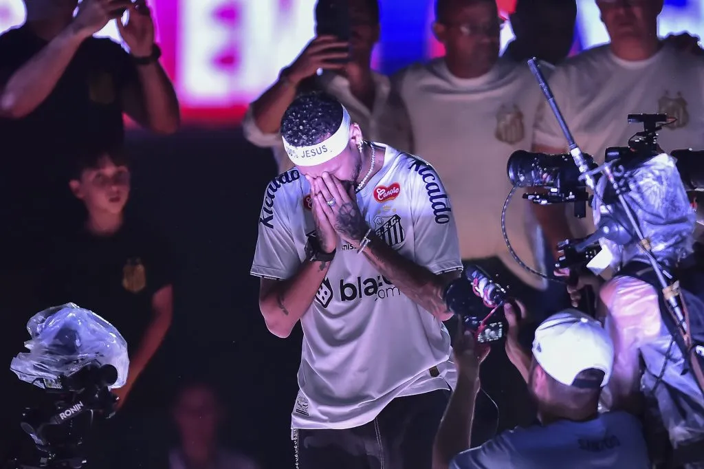 Neymar Jr y su emoción en la presentación en Santos [Foto: Getty]