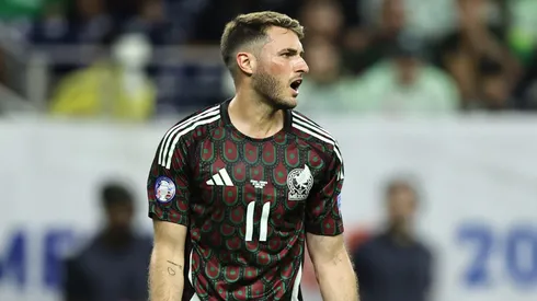 Santiago Giménez no debutará con Milan en la Coppa Italia ante Roma