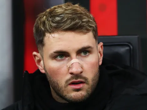 Santiago Giménez logra récord de ventas de camisetas en Milan