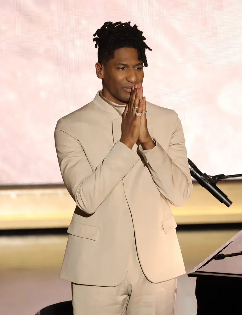 Jon Batiste cantará el himno en el Super Bowl LIX