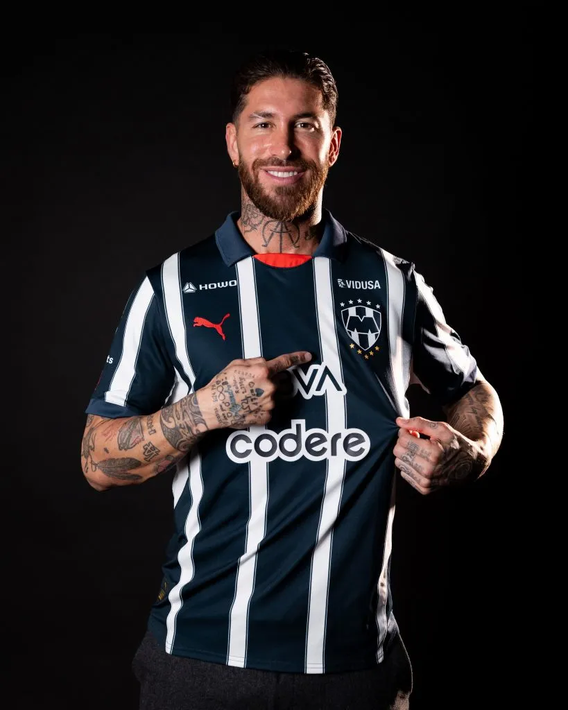 Sergio Ramos con la playera de Rayados (@Rayados)