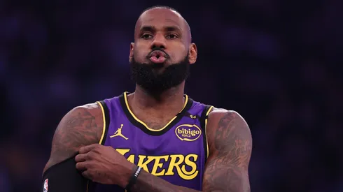 LeBron viene de anotar 42 puntos en la victoria de los Lakers ante GS Warriors.