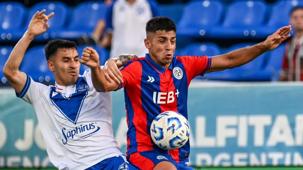 Claudio Baeza hizo su presentación como jugador de Vélez [Foto: Liga Argentina]