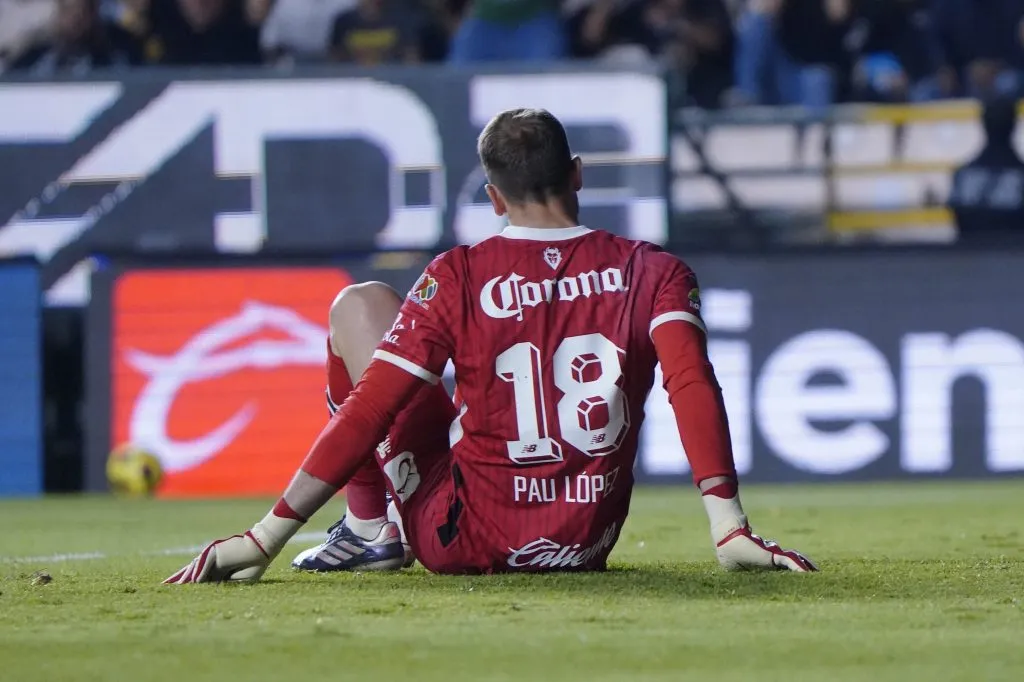 Pau López cometió un grave error en su debut (Imago7)