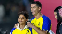 Cristiano Ronaldo y su hijo mayor en Al-Nassr