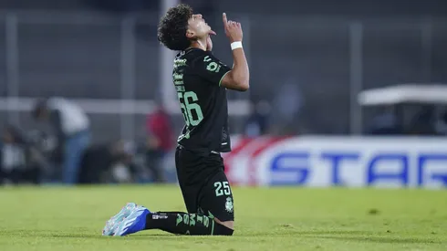 El joven delantero fue apuntado por Feyenoord como el sucesor de Santiago Giménez.