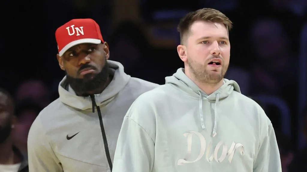 LeBron James y Luka Doncic. (Foto: Getty Images)