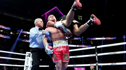 Dmitry Bivol contó algo de lo que más sufrió con Canelo Álvarez.