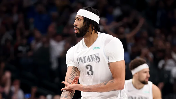 Anthony Davis tuvo su debut en Dallas Mavericks