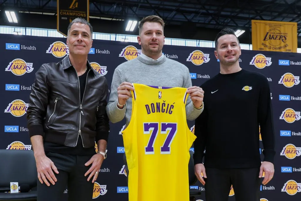 Luka Doncic en su presentación en Lakers (Getty Images)