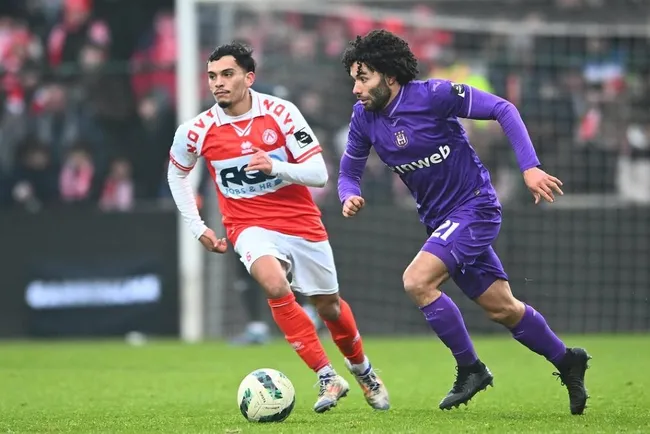 César Huerta comenzó con el pie derecho en el Anderlecht (@cesarh_33)