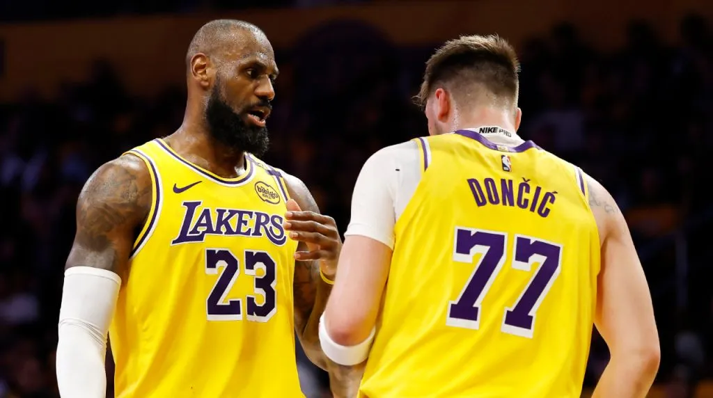 LeBron y Doncic en Lakers vs. Jazz. (Foto: Getty Images)