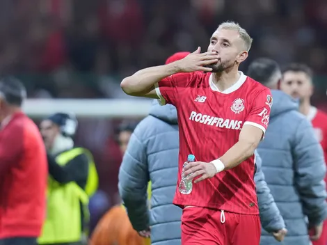 Héctor Herrera golpeó en el piso a Chivas tras elegir a Toluca