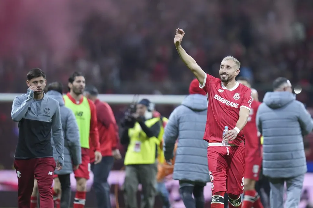 Herrera vistiendo los colores de Toluca (Imago7)