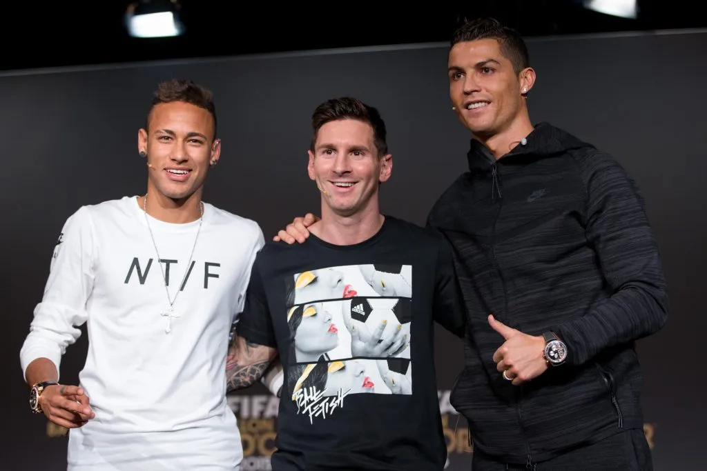 Neymar, Lionel Messi y Cristiano Ronaldo en la gala del Balón de Oro 2015 (GETTY IMAGES)