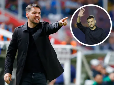 Larcamón, DT de Necaxa, lanzó una inesperada defensa para Anselmi