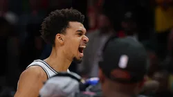 Víctor Wembanyama baja en Spurs