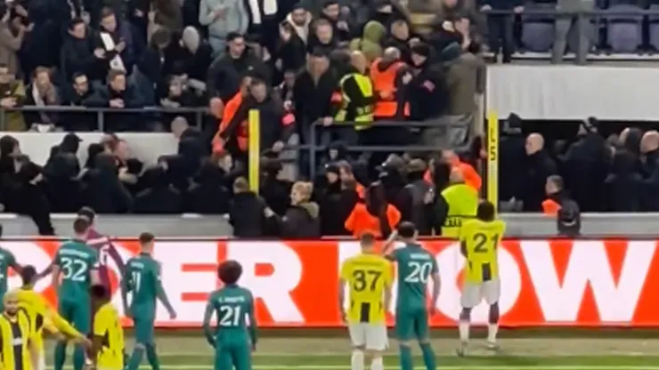 El partido de Anderlecht y Fenerbahce fue suspendido por la Europa League