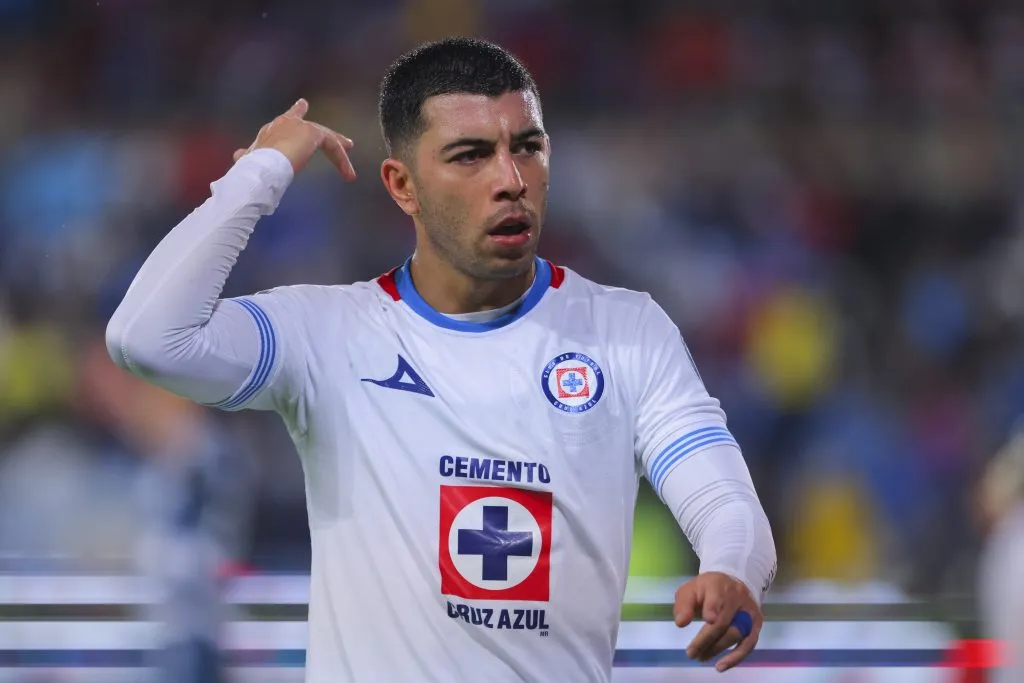 Cruz Azul ya tendría acordada la renovación del contrato de Erik Lira, quien contaría con una cláusula especial para ser transferido a Europa. (Getty Images)