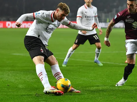 La queja de los aficionados de Milan tras una nueva salida de Santiago Giménez