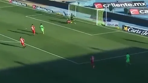 Los Diablos aprovecharon un grosero error en defensa de los Bravos.