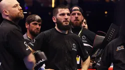 Artur Beterbiev tiene que dar un paso firme tras una dura caída ante Dmitry Bivol.