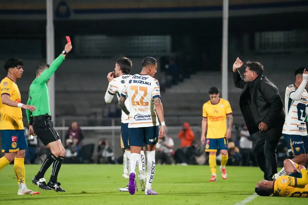 La rabia de Gustavo Lema al ser expulsado ante América [Foto: Getty]