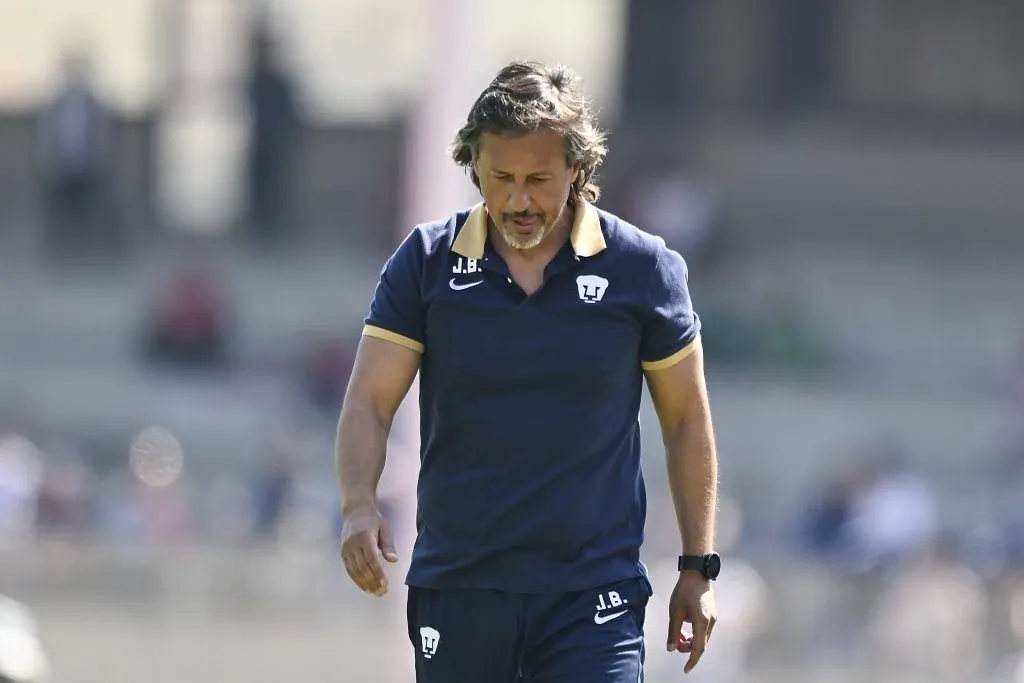 José Bazán, el auxiliar de Gustavo Lema en Pumas (Imago7)