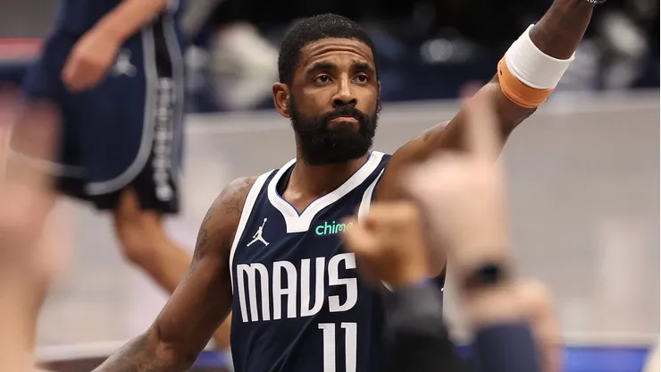Kyrie Irving está conduciendo a los Dallas Mavericks en medio de un gran presente.