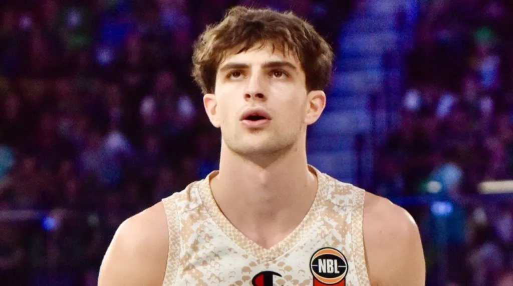 El nuevo refuerzo de Golden State Warriors. (Foto: X / @ShamsCharania)