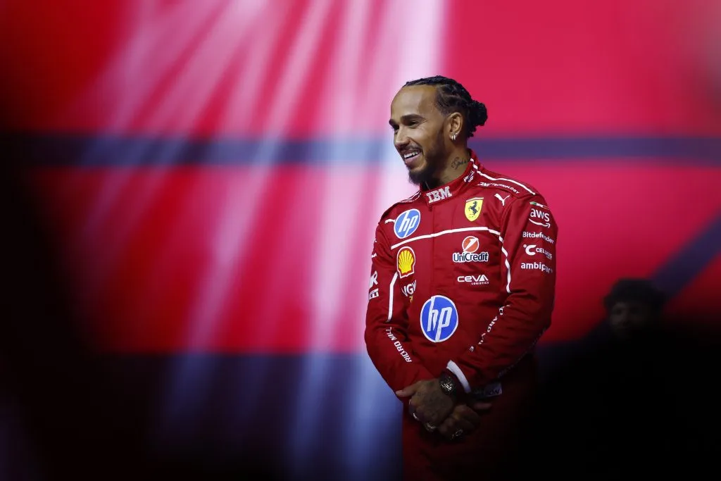 Lewis Hamilton en la presentación del Ferrari (GETTY IMAGES)