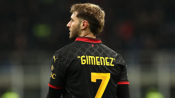 El salario de Santi Giménez en Milan