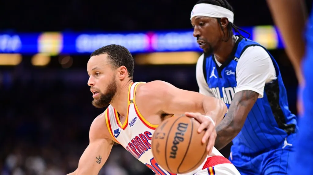 Stephen Curry y Kentavious Caldwell-Pope. (Foto: Getty Images)